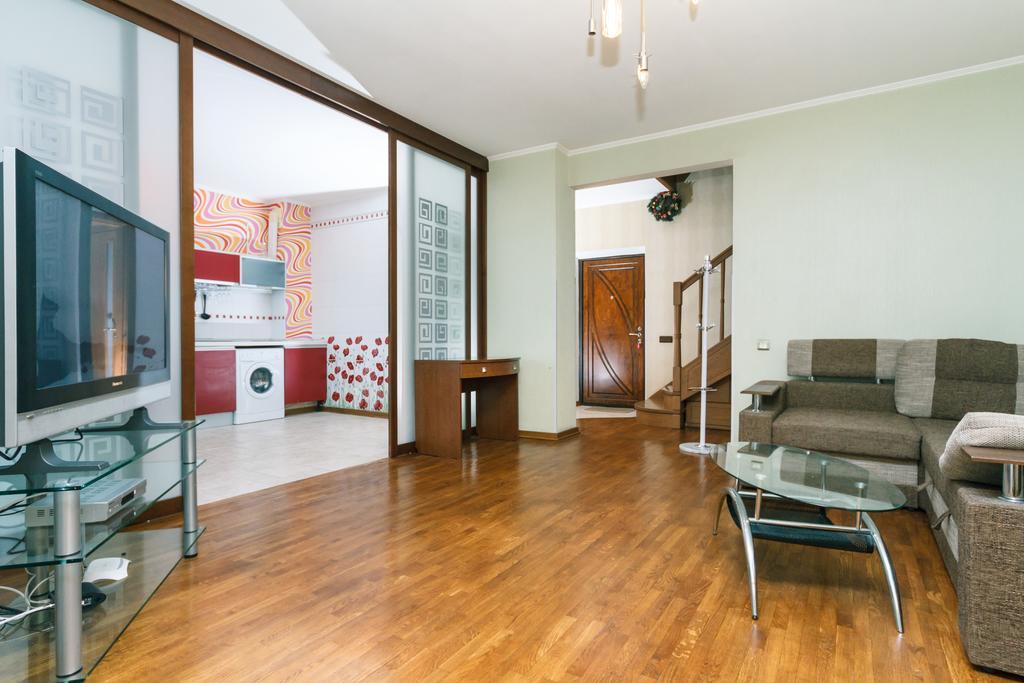 Two-Storey Apartment Near Iec Kiev Esterno foto