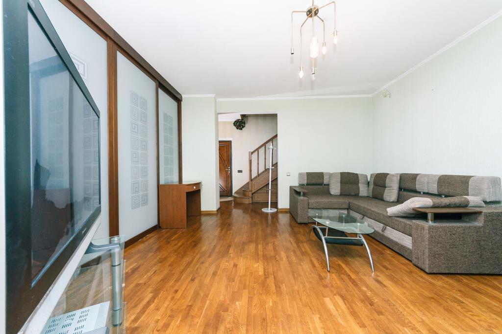 Two-Storey Apartment Near Iec Kiev Esterno foto