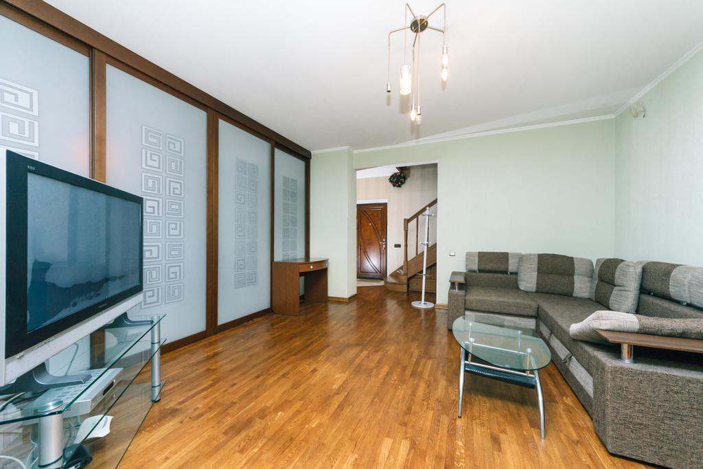 Two-Storey Apartment Near Iec Kiev Esterno foto